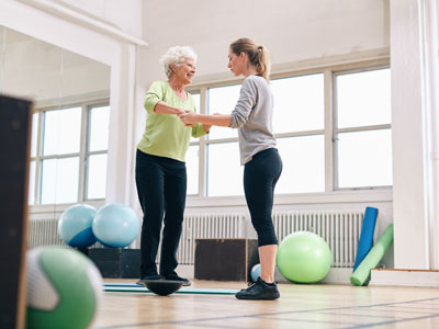 Geriatrische Rehabilitation für Senioren - Erhalt der Selbständigkeit im Alter
